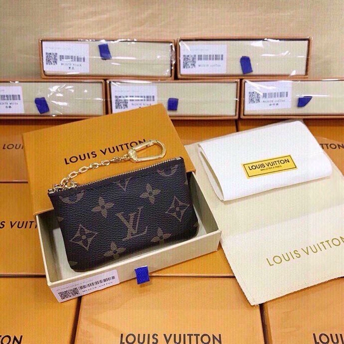 Casual Louis Vuitton Keychains 265300