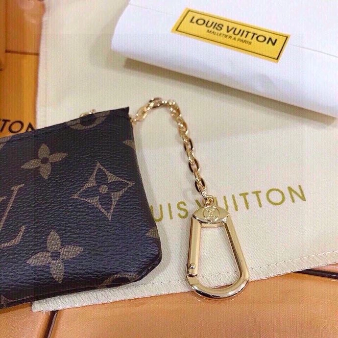Casual Louis Vuitton Keychains 265300