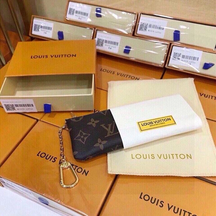 Casual Louis Vuitton Keychains 265300
