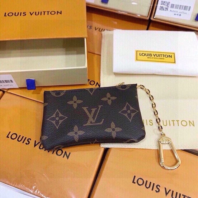 Casual Louis Vuitton Keychains 265300