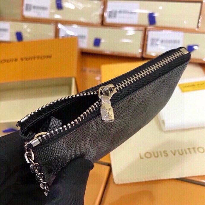 Louis Vuitton Keychains Sophisticated 265309