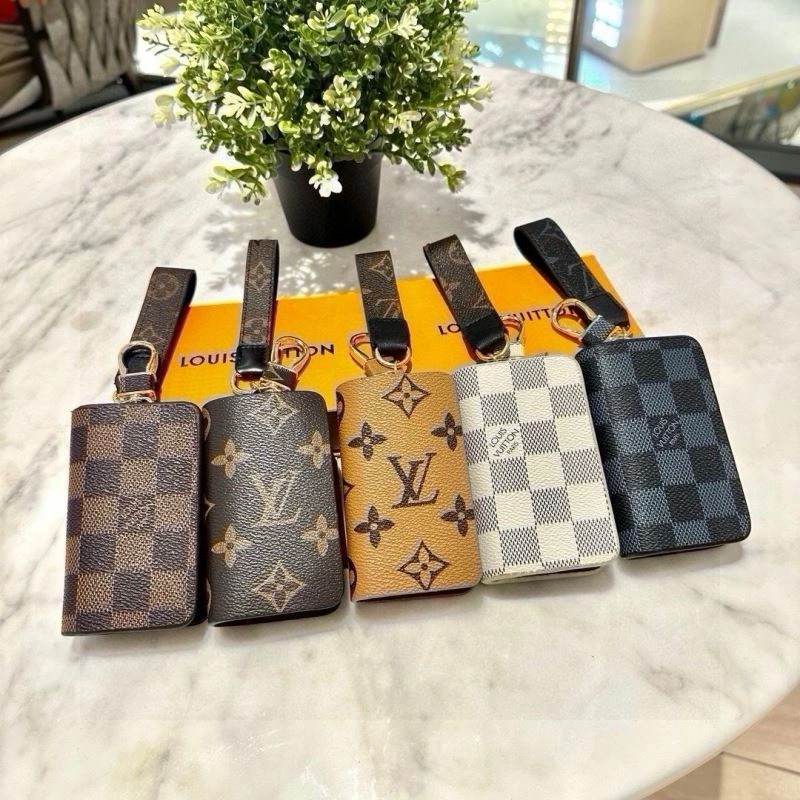 Louis Vuitton Keychains Modern 265274