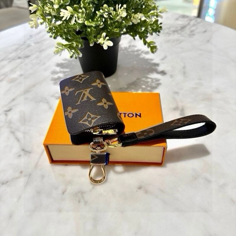 Louis Vuitton Keychains Modern 265274