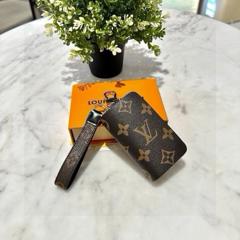 Louis Vuitton Keychains Modern 265274