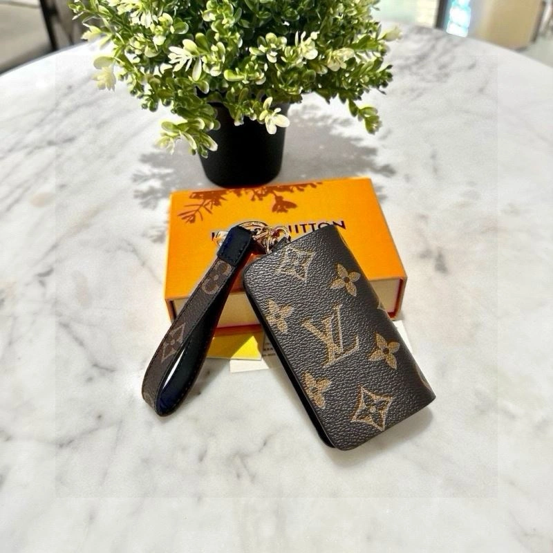 Louis Vuitton Keychains Modern 265274