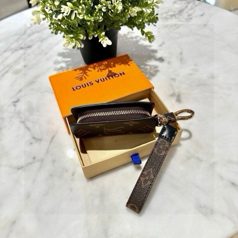 Louis Vuitton Keychains Modern 265274