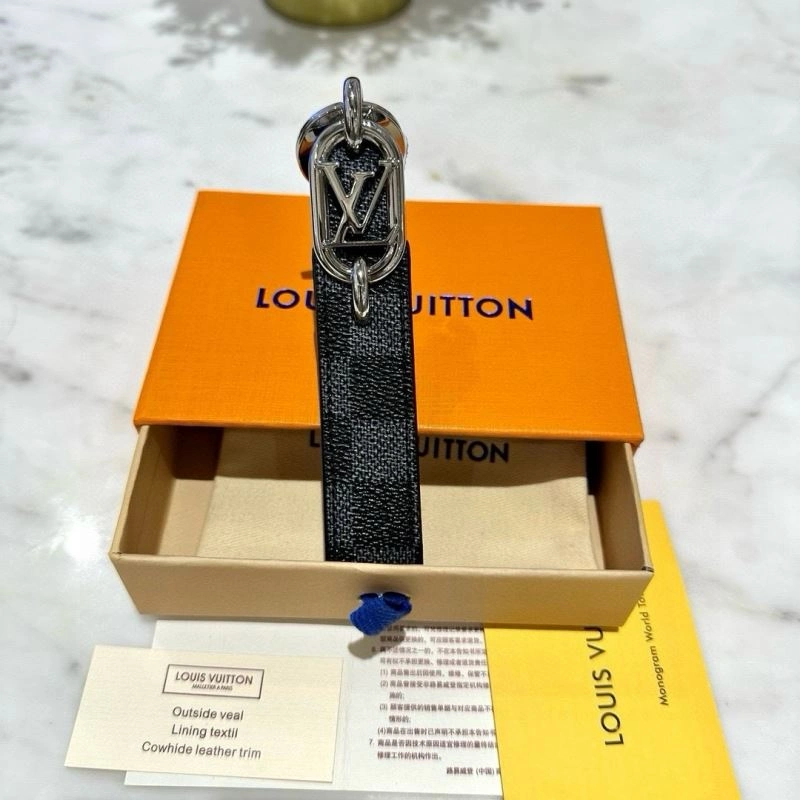 Louis Vuitton Keychains Chic 265214