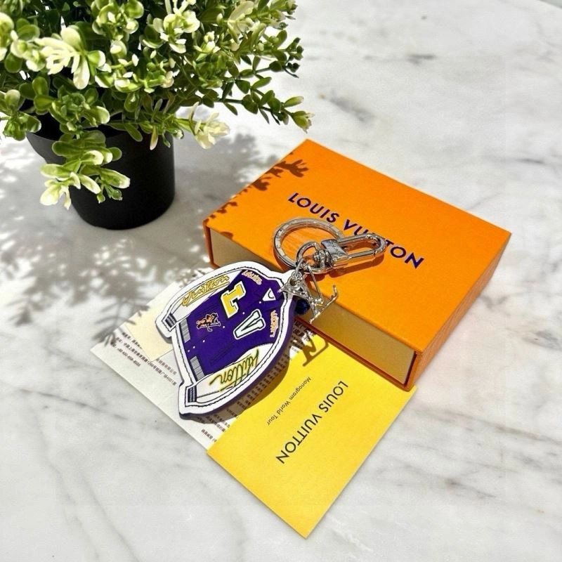 Louis Vuitton Keychains Snug 265218