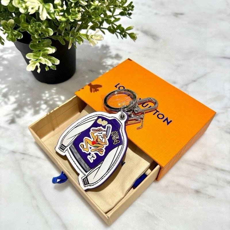 Louis Vuitton Keychains Snug 265218