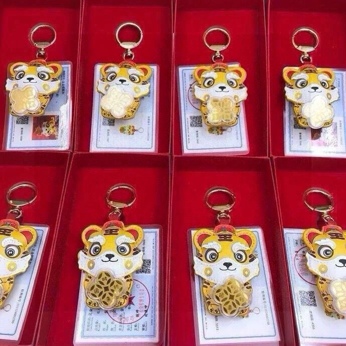 SmoothTexture Louis Vuitton Keychains 265203