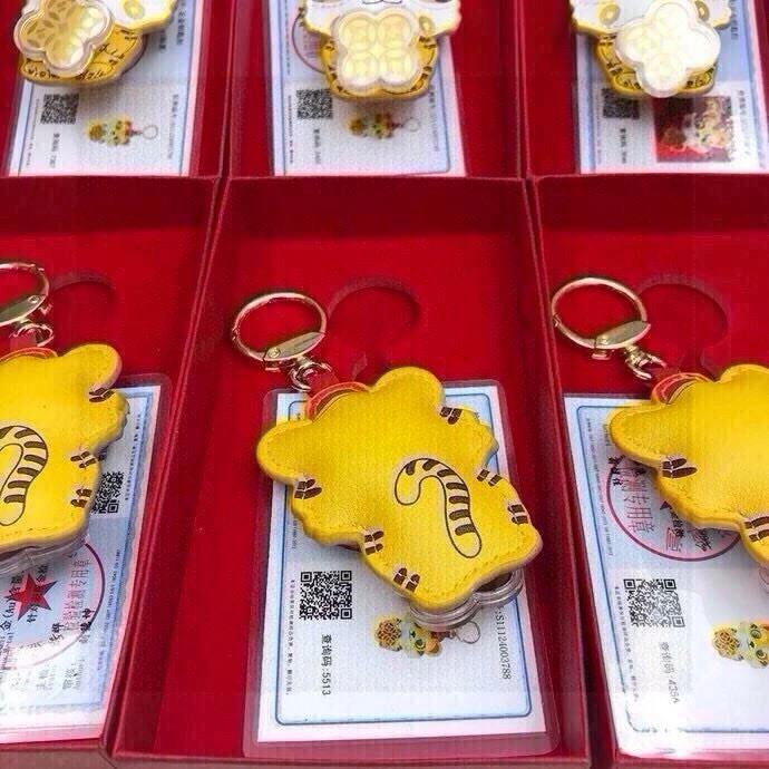 SmoothTexture Louis Vuitton Keychains 265203