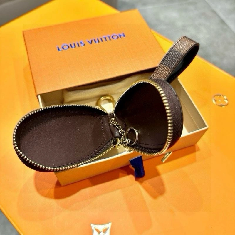 Snug Louis Vuitton Keychains 265228