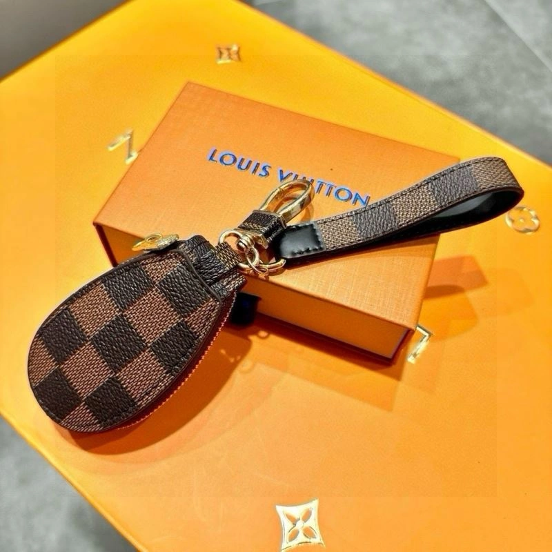 Snug Louis Vuitton Keychains 265228