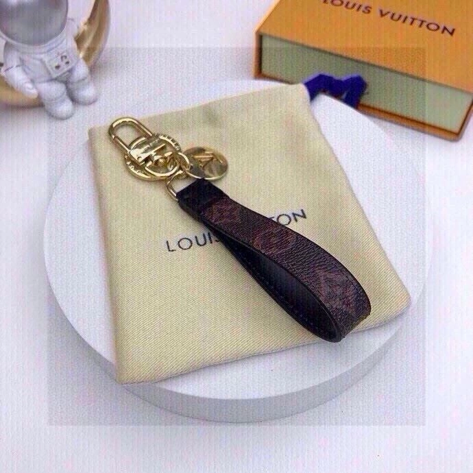 Snug Louis Vuitton Keychains 265159