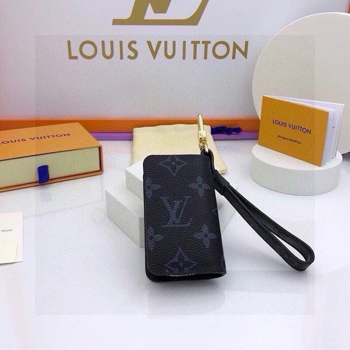 MoistureWicking Louis Vuitton Keychains 265096