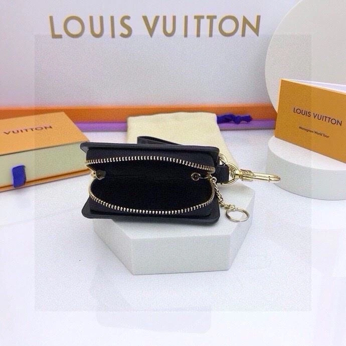 MoistureWicking Louis Vuitton Keychains 265096