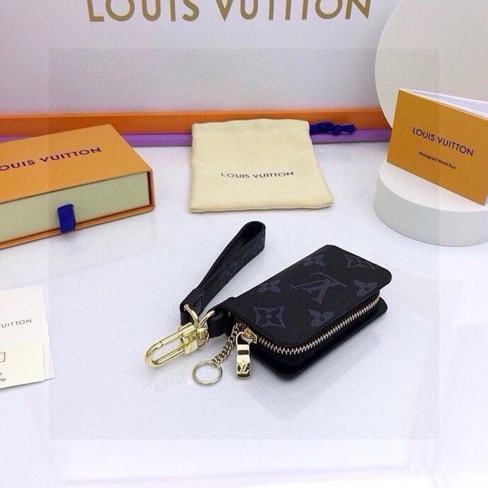 MoistureWicking Louis Vuitton Keychains 265096