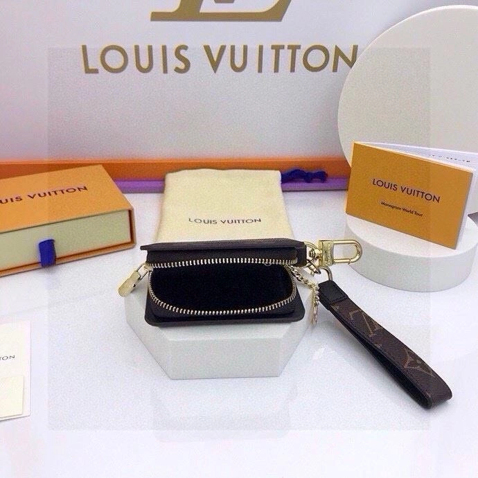 Contemporary Louis Vuitton Keychains 265085