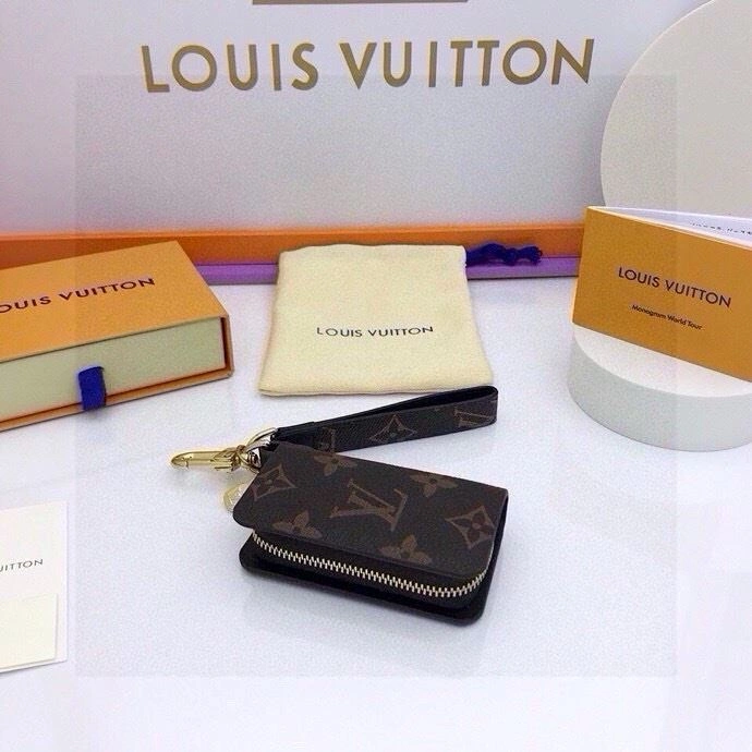 Contemporary Louis Vuitton Keychains 265085
