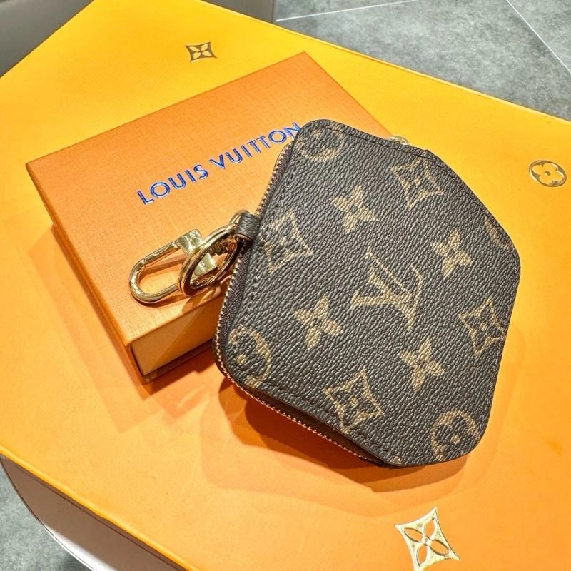 Unisex Louis Vuitton Keychains 265095