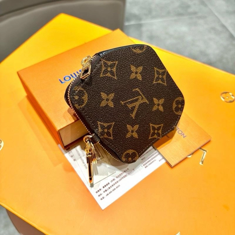 Unisex Louis Vuitton Keychains 265095