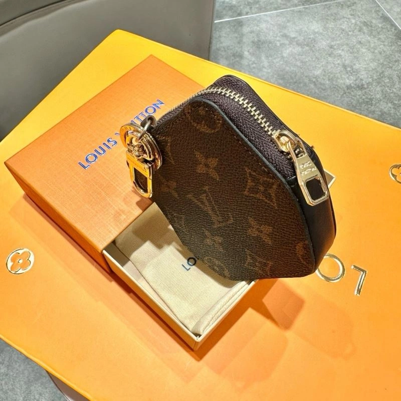 Unisex Louis Vuitton Keychains 265095