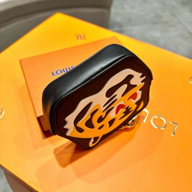 Unisex Louis Vuitton Keychains 265095