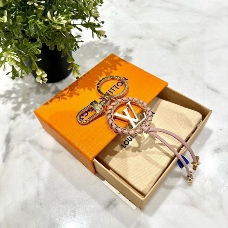 Snug Louis Vuitton Keychains 265093