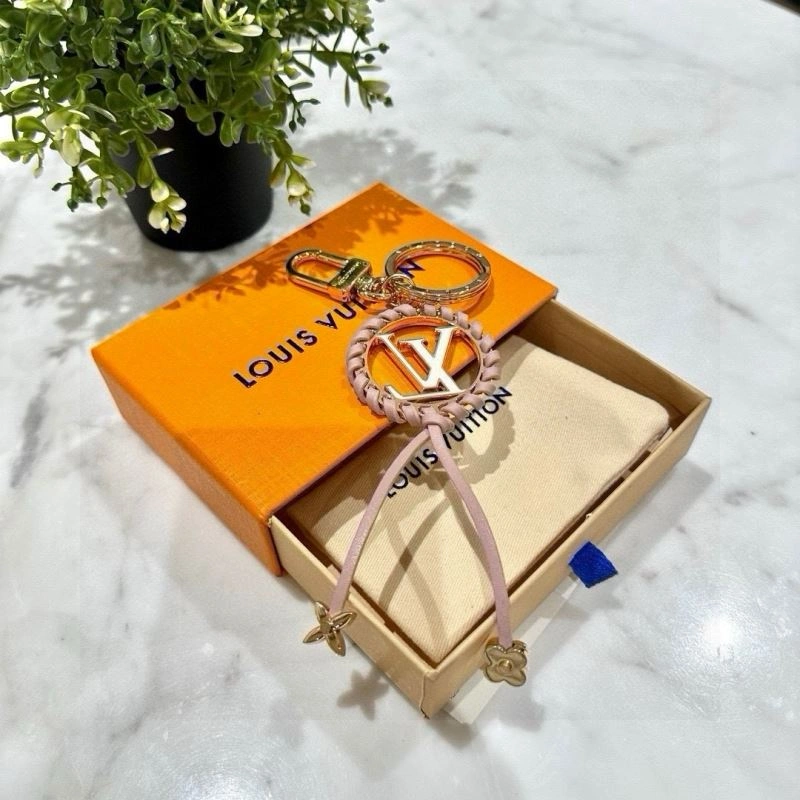Snug Louis Vuitton Keychains 265093