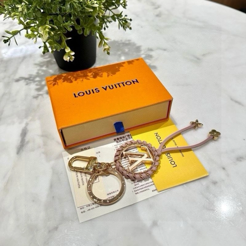 Snug Louis Vuitton Keychains 265093