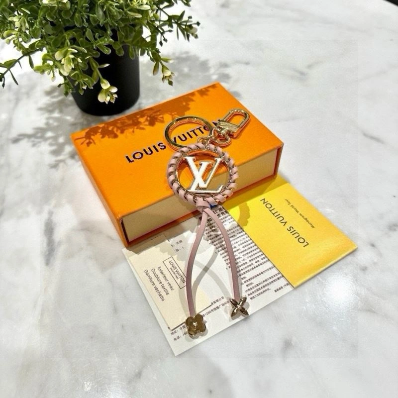 Snug Louis Vuitton Keychains 265093