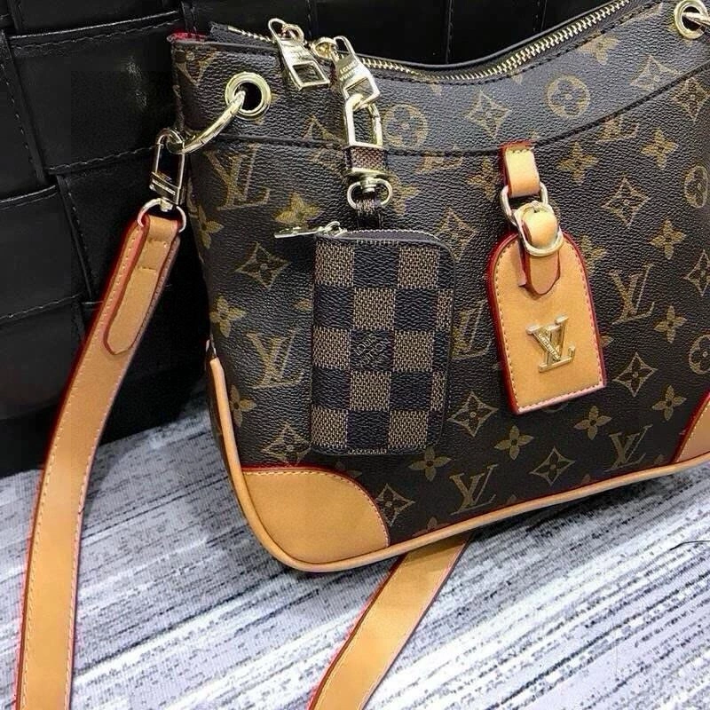 Compact Louis Vuitton Keychains 265033