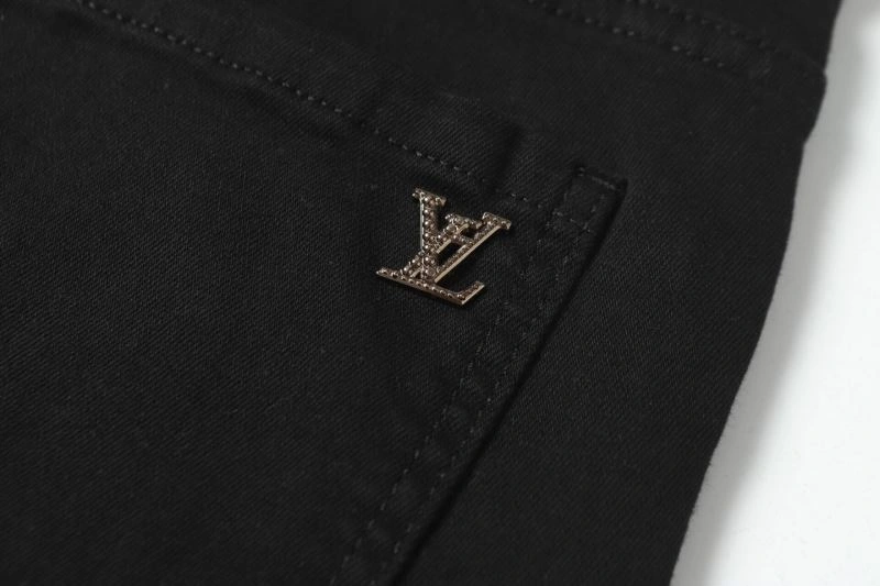 UrbanChic Louis Vuitton Long Pants 132164