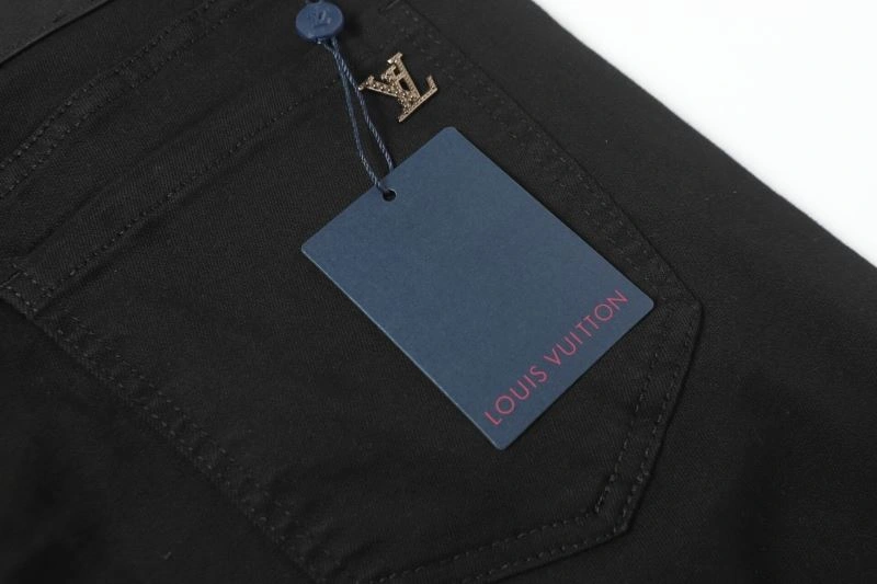 UrbanChic Louis Vuitton Long Pants 132164