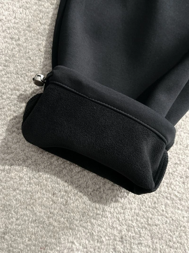 Fashionable Louis Vuitton Long Pants 138681