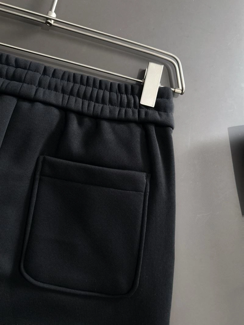 Fashionable Louis Vuitton Long Pants 138681