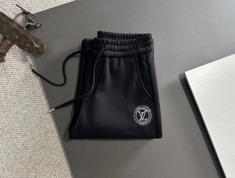 Fashionable Louis Vuitton Long Pants 138681