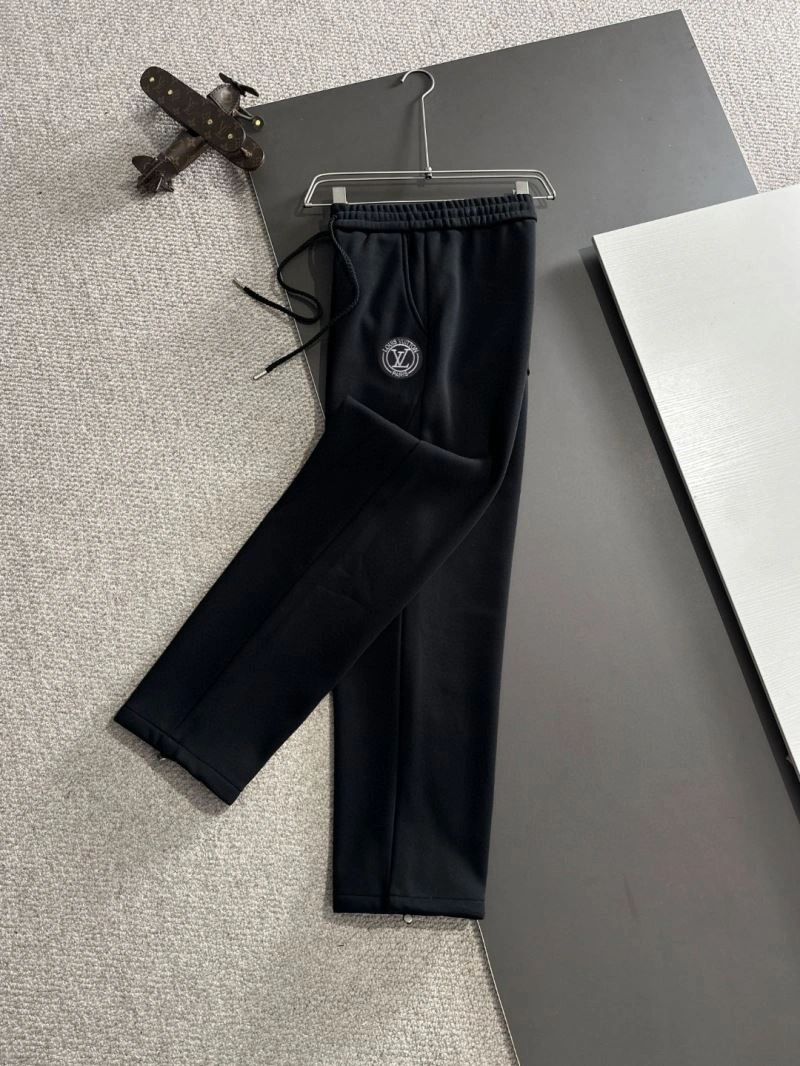 Fashionable Louis Vuitton Long Pants 138681