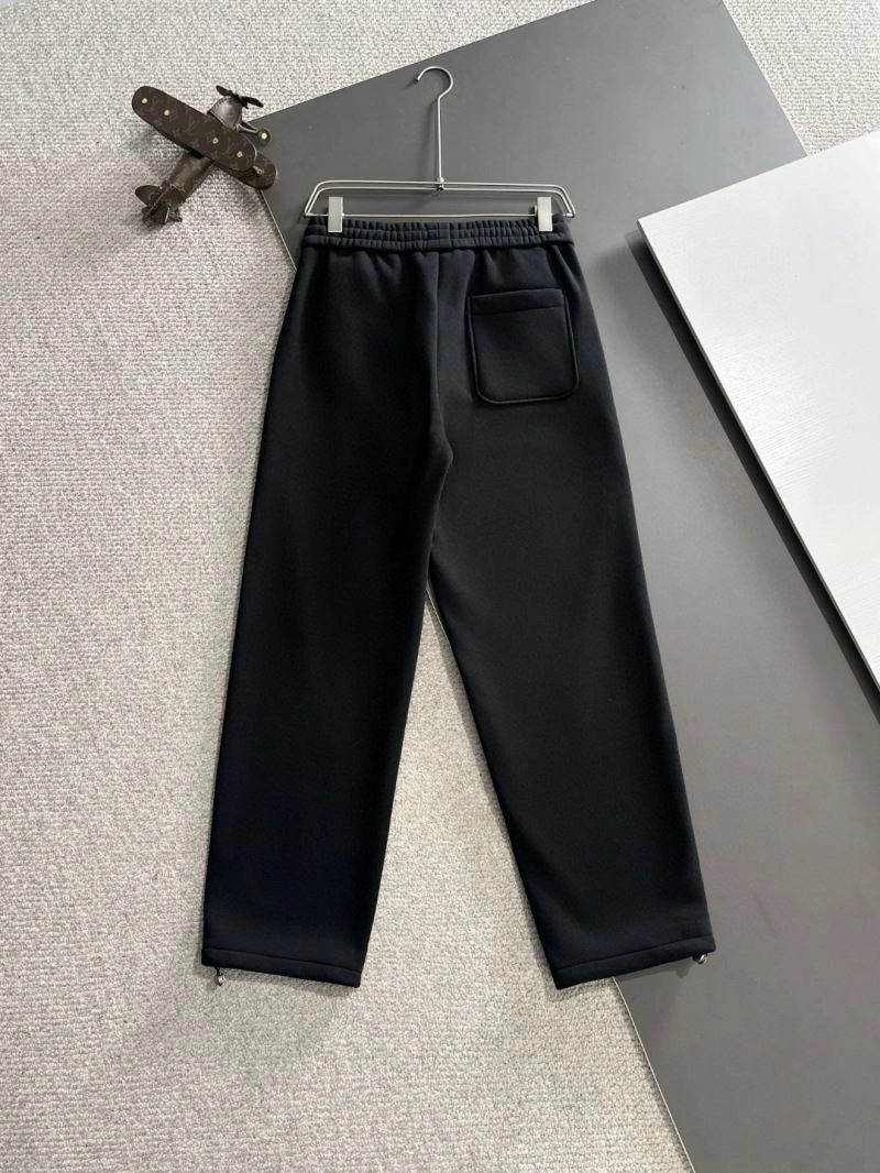 Fashionable Louis Vuitton Long Pants 138681