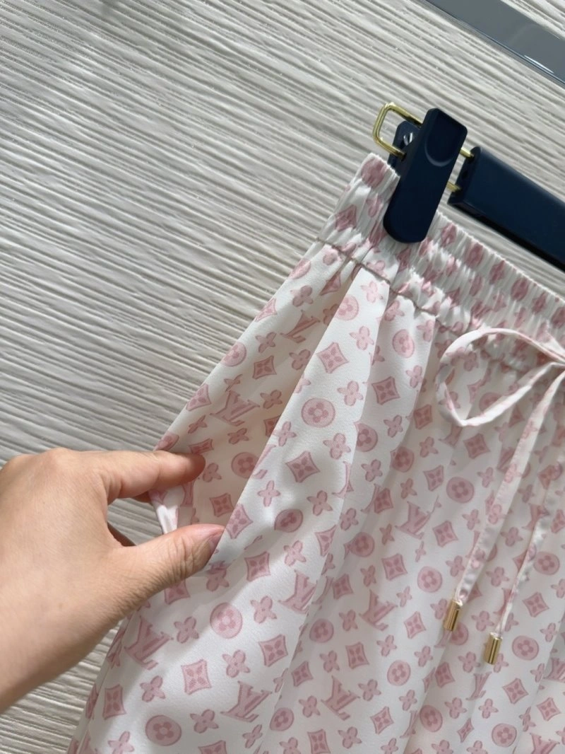 Louis Vuitton Long Pants ModernLook 131190