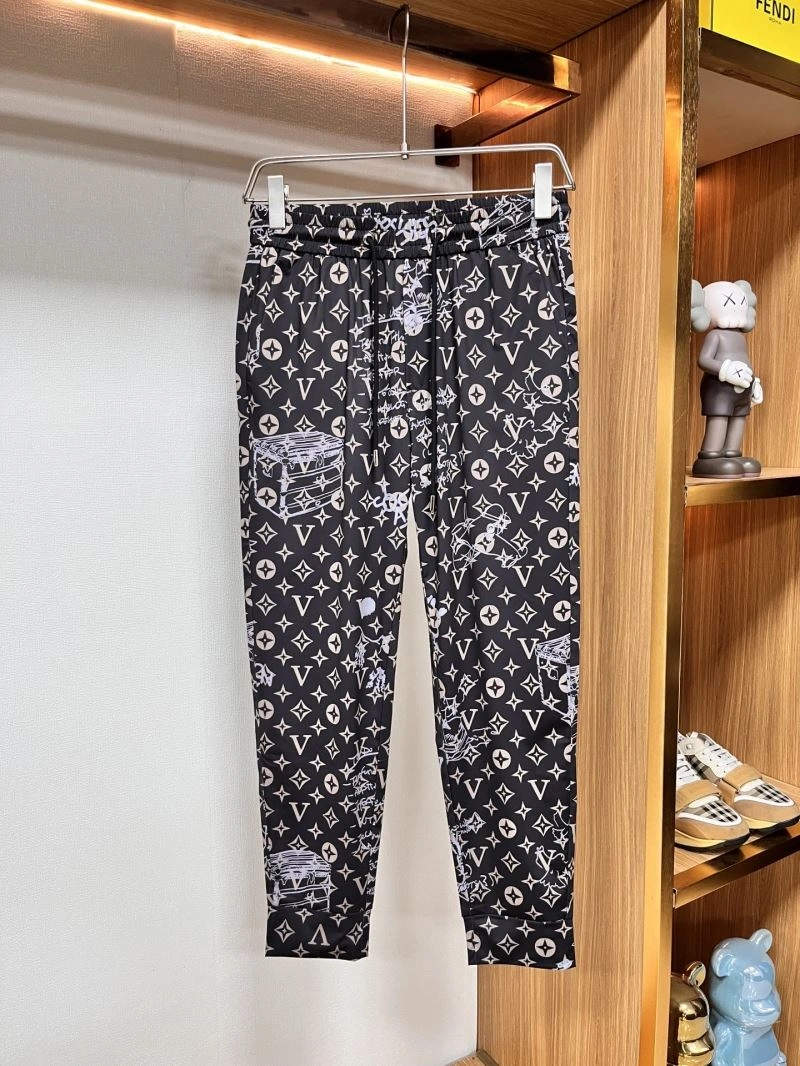 Stylish Louis Vuitton Long Pants 137850