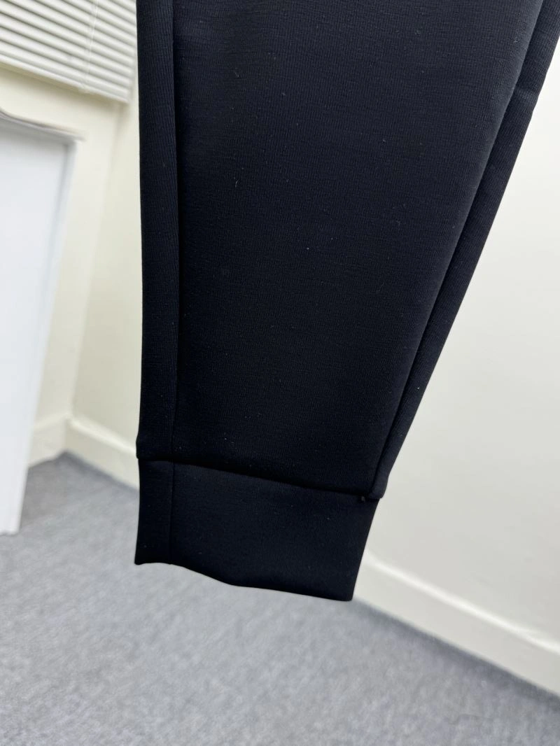 Sleek Louis Vuitton Long Pants 137855