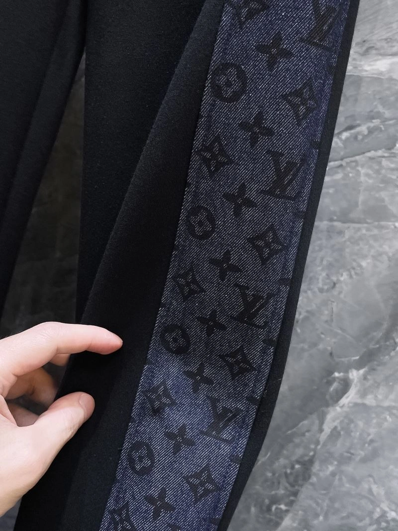WaterResistant Louis Vuitton Long Pants 136968