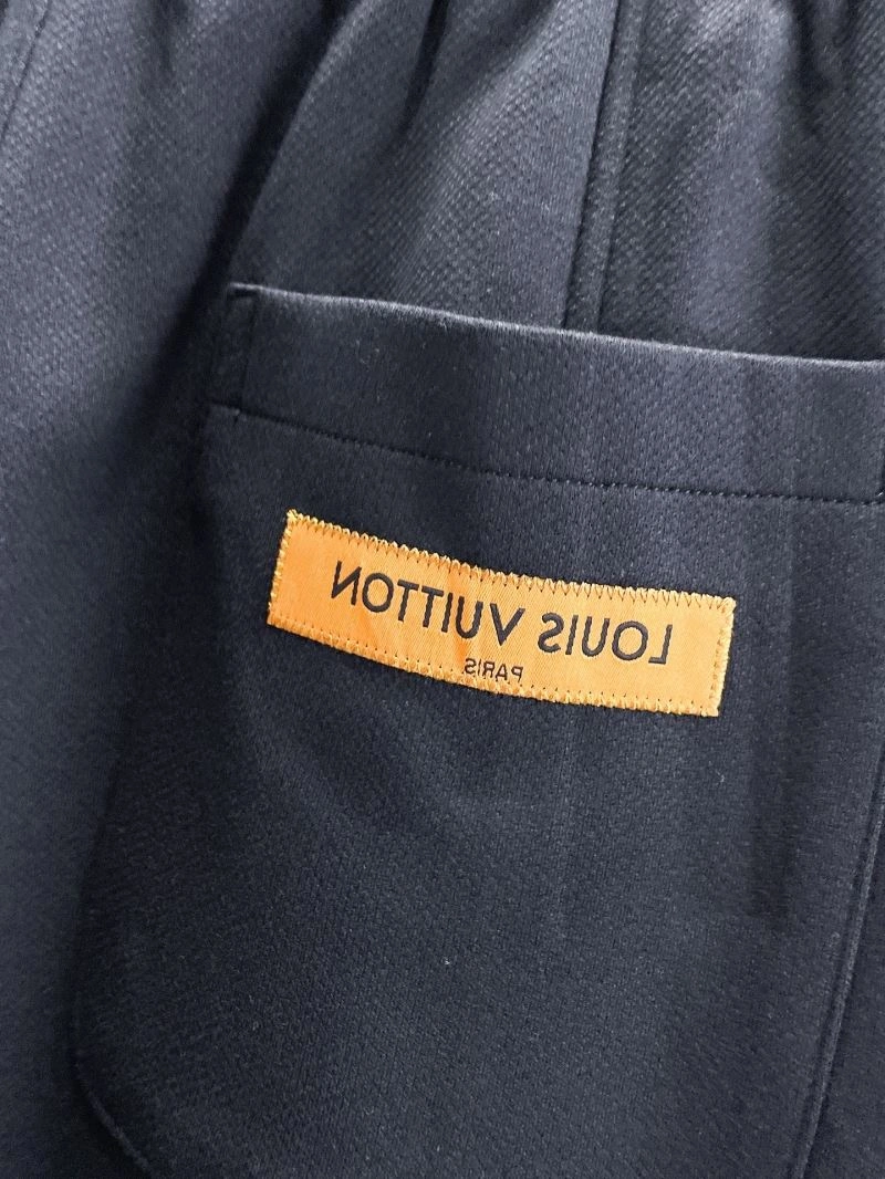 Fashionable Louis Vuitton Long Pants 136953