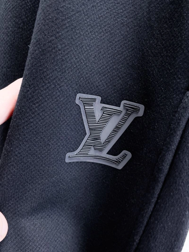 Fashionable Louis Vuitton Long Pants 136953