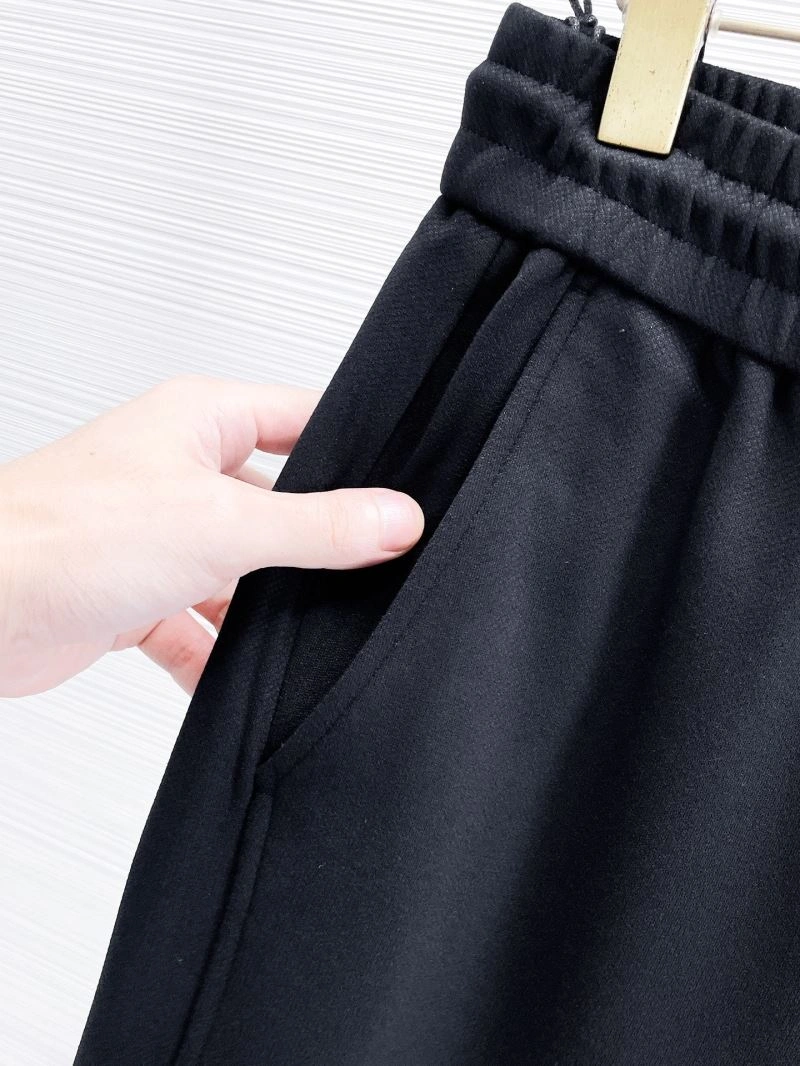 Fashionable Louis Vuitton Long Pants 136953