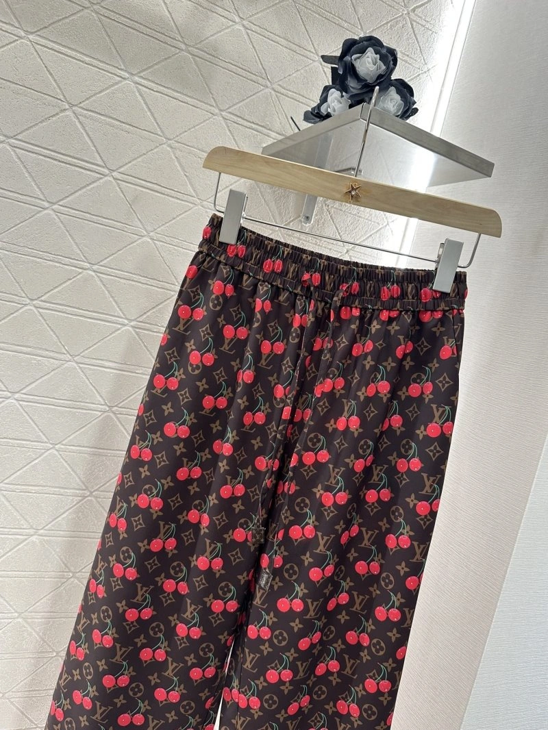 Louis Vuitton Long Pants MultiPurpose 131080