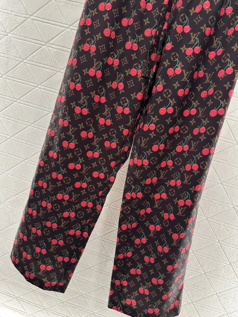 Louis Vuitton Long Pants MultiPurpose 131080