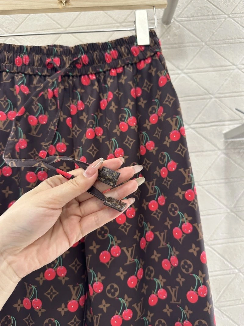 Louis Vuitton Long Pants MultiPurpose 131080