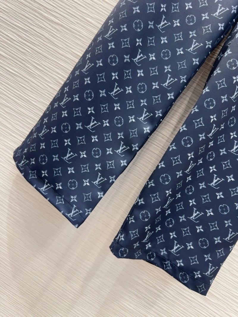 Elegant Louis Vuitton Long Pants 131800